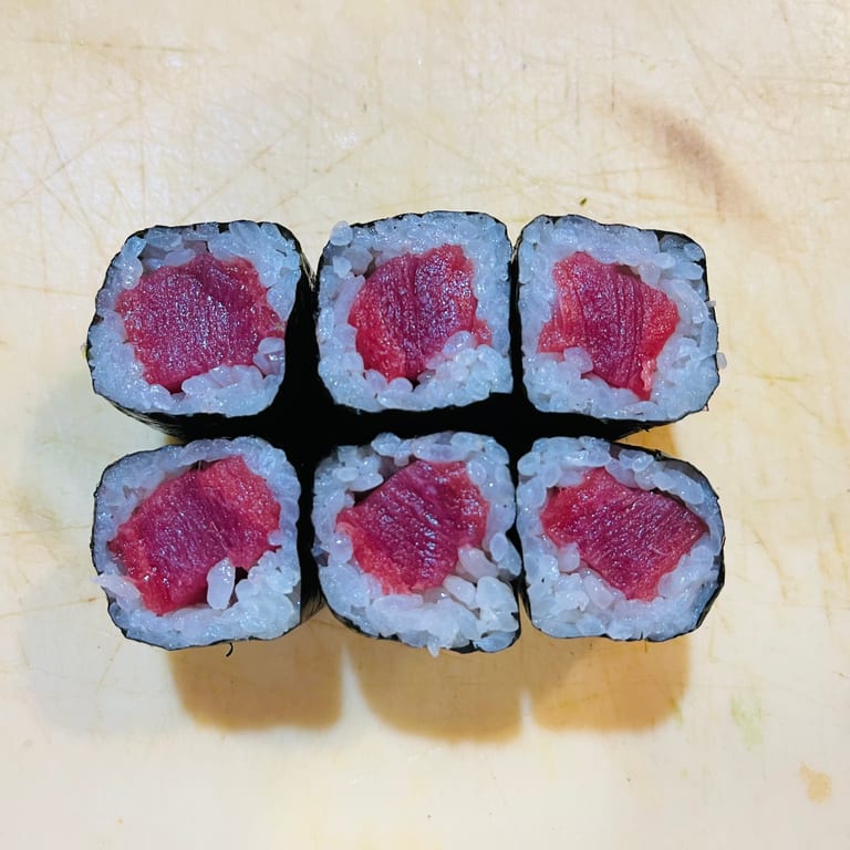 Tempting Tuna Roll: A Sushi Sensation