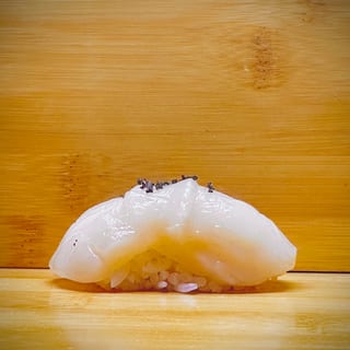 Nama Hotate Shio Sushi