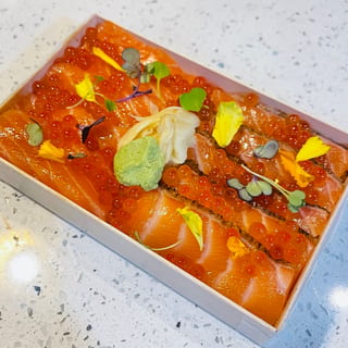 Sake Ikura Don
